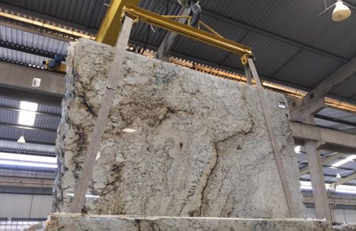 Quartz vs. Granite Countertops for Arizona Homes